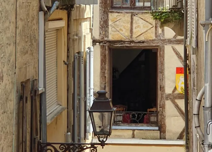 A L\'Epoque